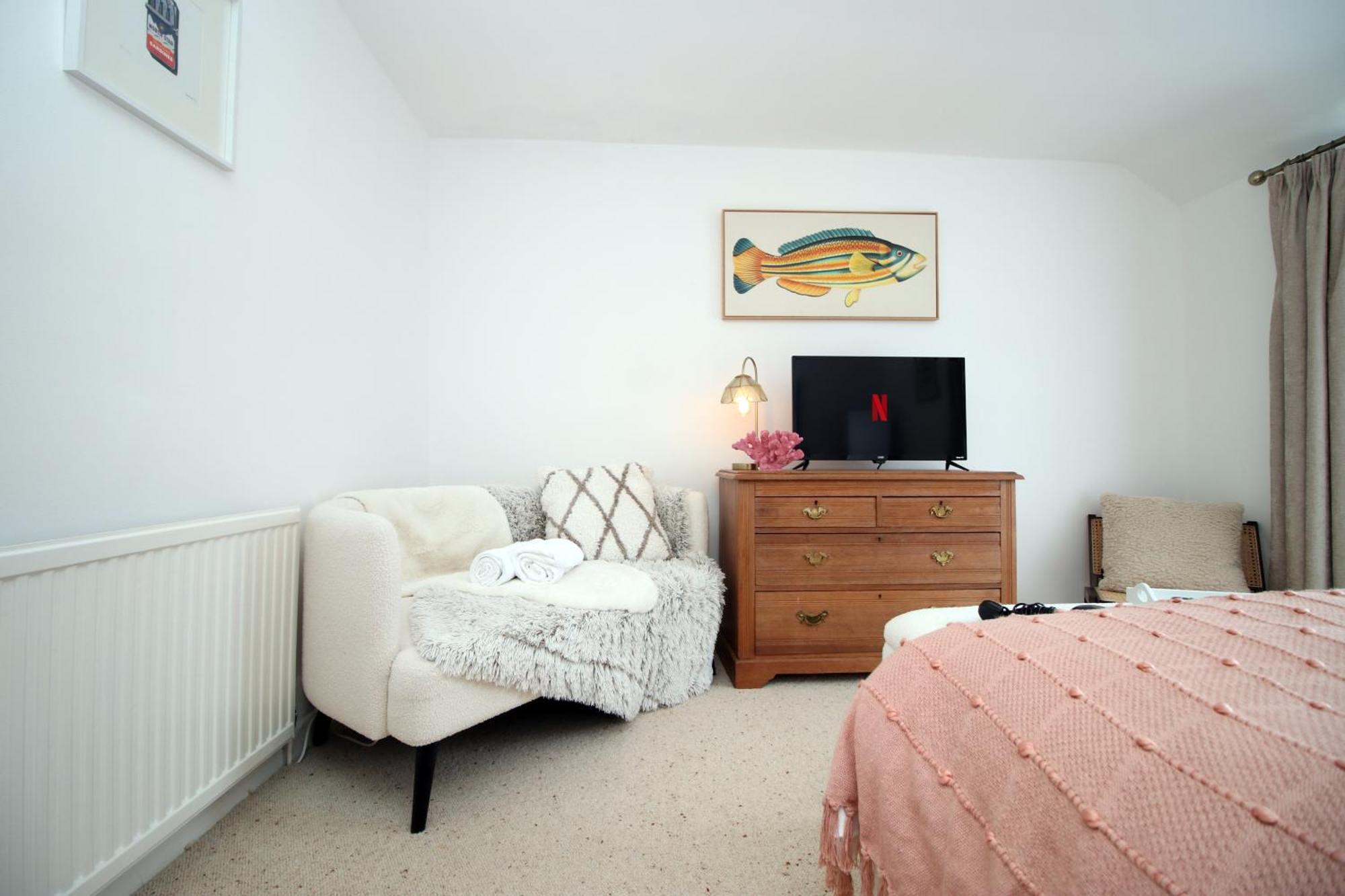 Little Gem In The Mumbles! Fishermans Cottage With Log Burner, Dog Friendly And Welcome Breakfast Hamper! Exterior photo