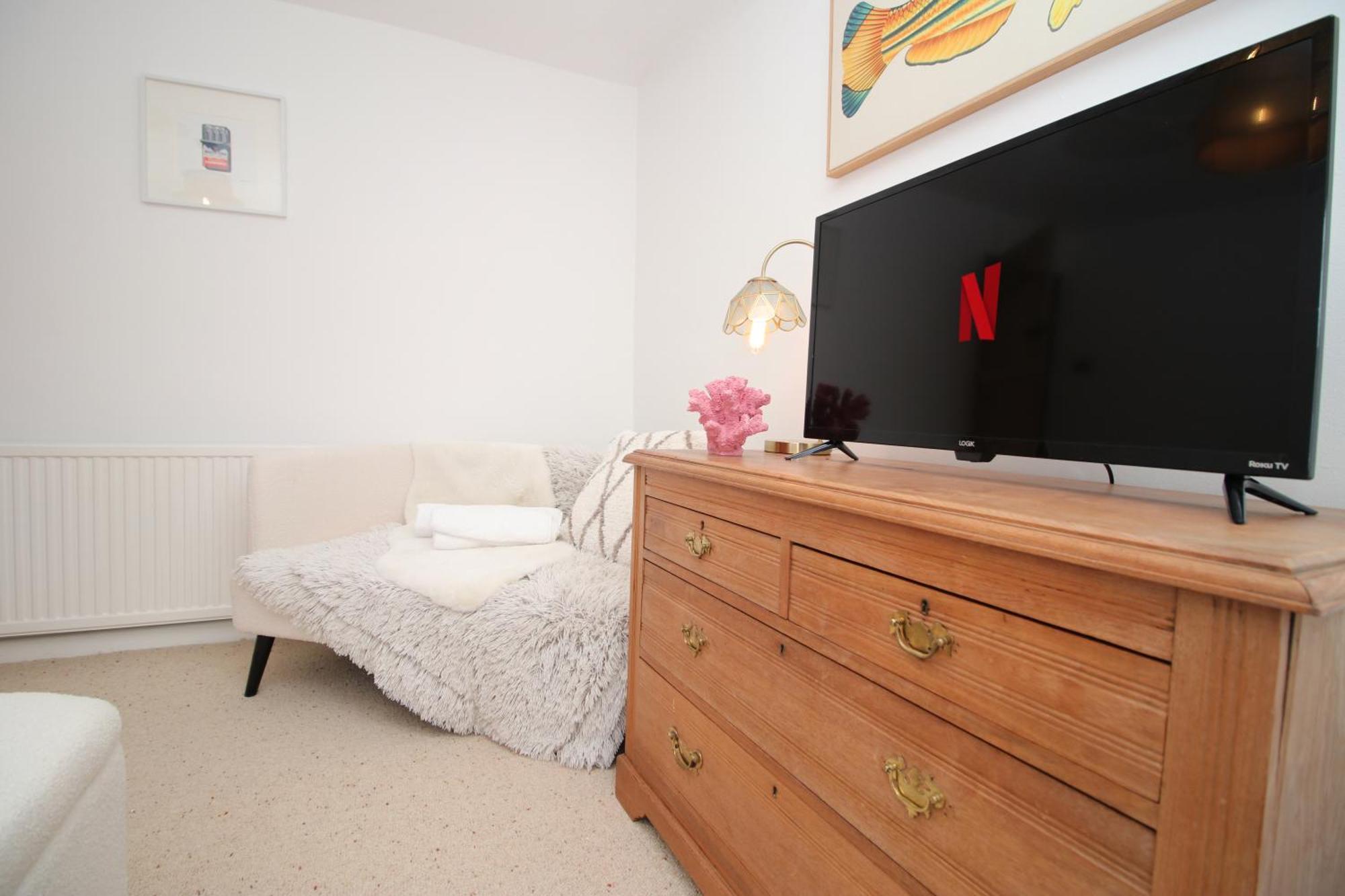 Little Gem In The Mumbles! Fishermans Cottage With Log Burner, Dog Friendly And Welcome Breakfast Hamper! Exterior photo