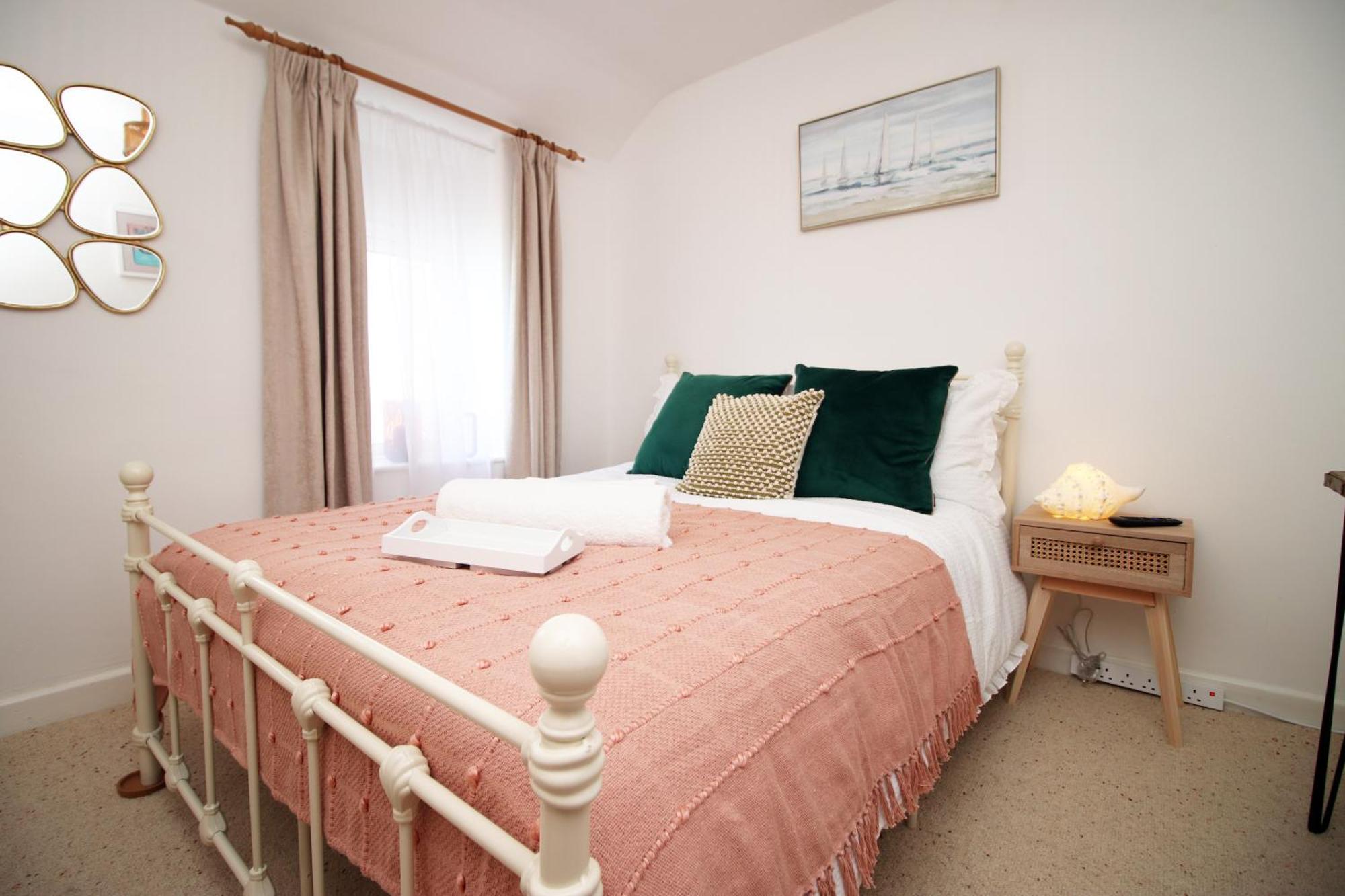 Little Gem In The Mumbles! Fishermans Cottage With Log Burner, Dog Friendly And Welcome Breakfast Hamper! Exterior photo