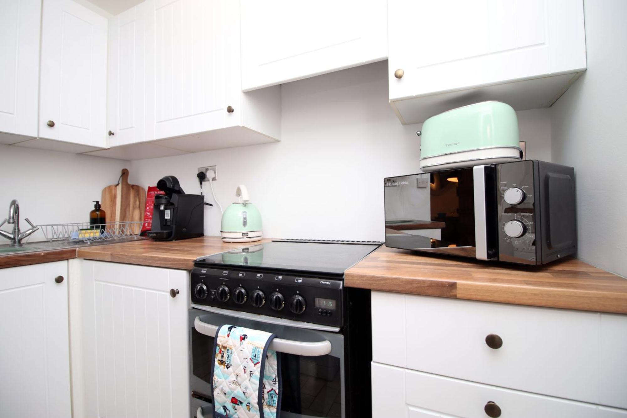 Little Gem In The Mumbles! Fishermans Cottage With Log Burner, Dog Friendly And Welcome Breakfast Hamper! Exterior photo